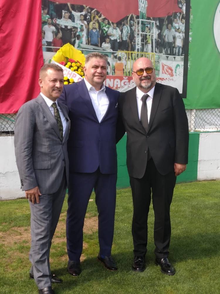 Giresunspor'da başkan Hakan Karaahmet güven tazeledi