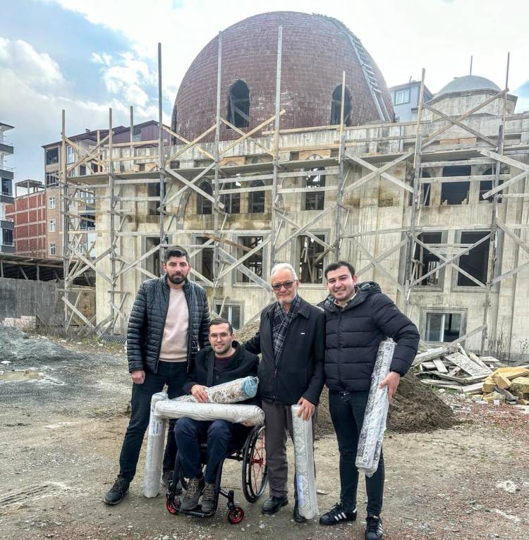 BUFAP, Bulancak'taki Yeni Camiye Seccade Desteği Sağladı